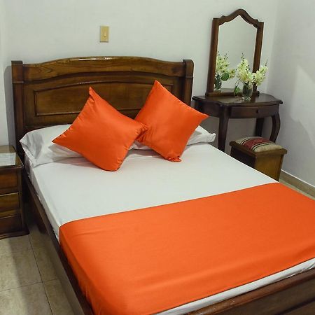 Hotel El Lago 2 Перейра Екстериор снимка