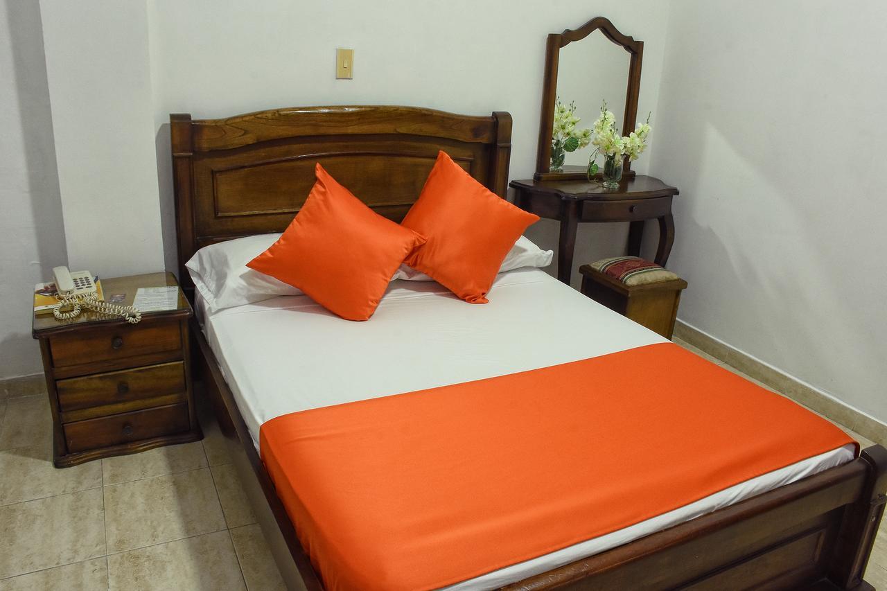 Hotel El Lago 2 Перейра Екстериор снимка
